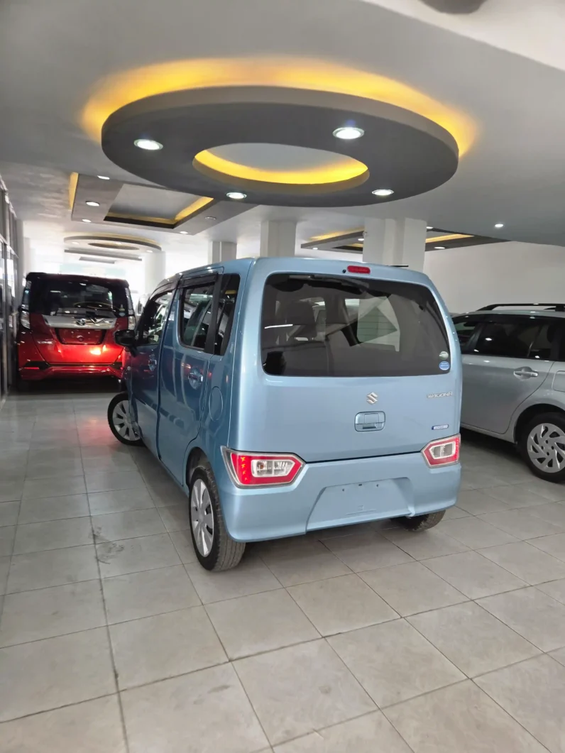 
								Suzuki Wagon R Hybrid 2019 full									
