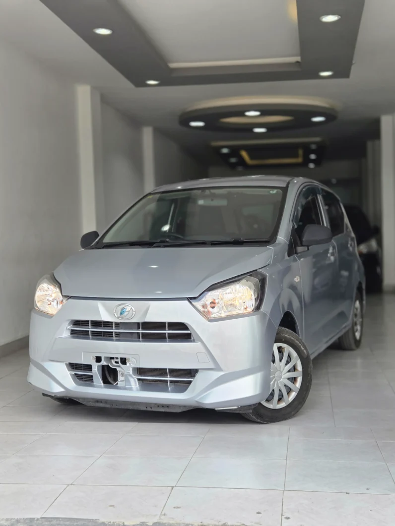 
								Daihatsu Mira e:S 2018 full									