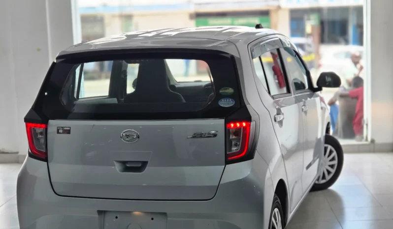
								Daihatsu Mira e:S 2018 full									