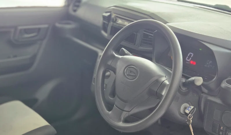 
								Daihatsu Mira e:S 2018 full									