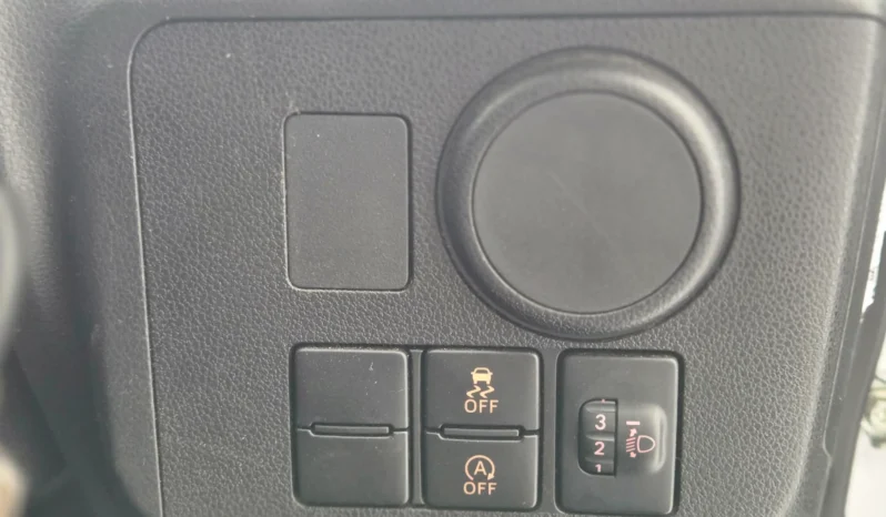 
								Daihatsu Mira e:S 2018 full									