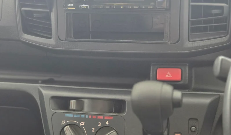 
								Daihatsu Mira e:S 2018 full									