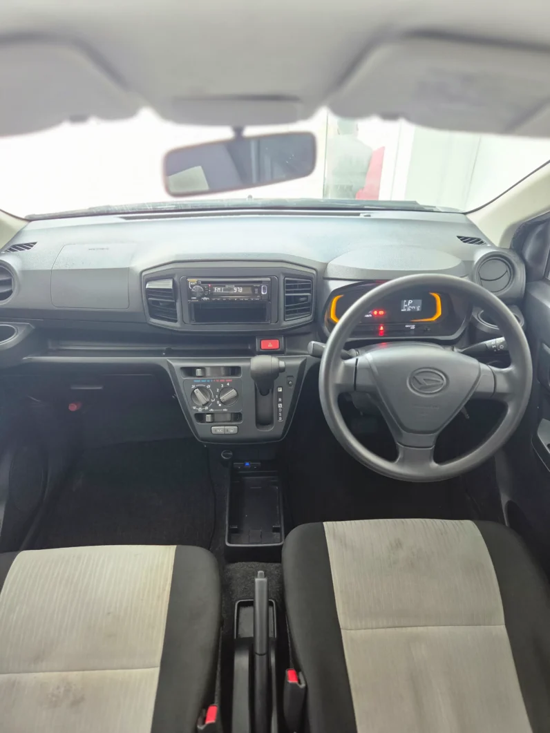
								Daihatsu Mira e:S 2018 full									