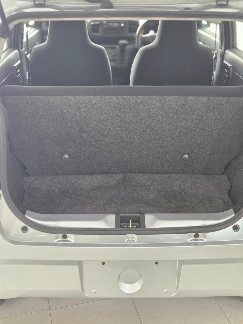 
								Daihatsu Mira e:S 2018 full									