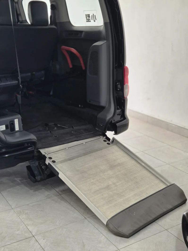 
								Nissan NV200 2018 full									