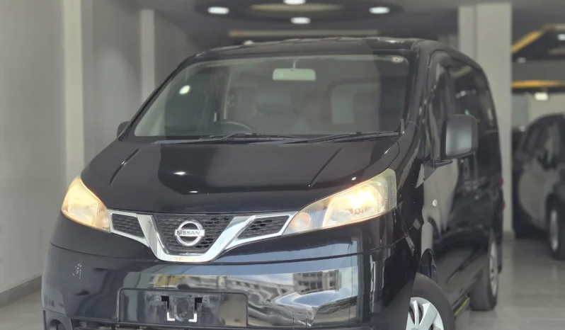 
								Nissan NV200 2018 full									