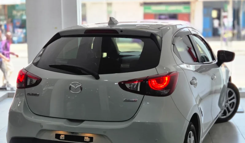 
								Mazda Demio 2018 XD Touring Nobel Crimson Package full									