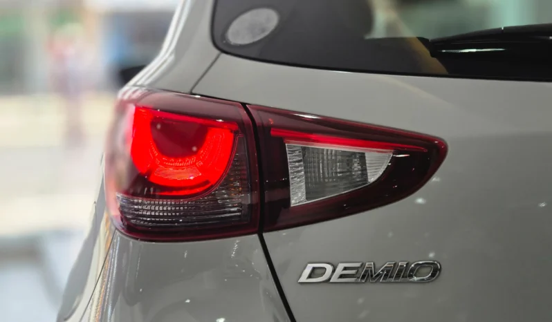 
								Mazda Demio 2018 XD Touring Nobel Crimson Package full									