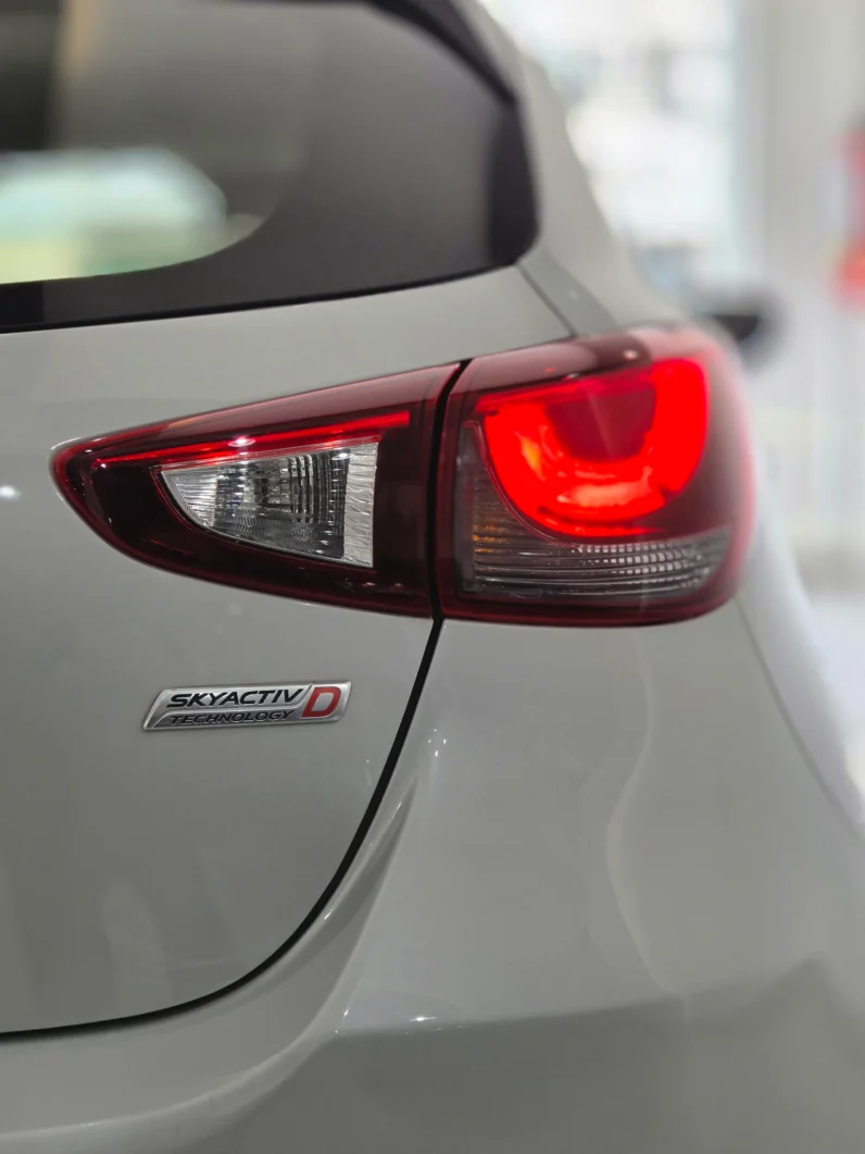 
								Mazda Demio 2018 XD Touring Nobel Crimson Package full									