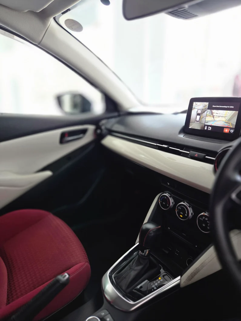 
								Mazda Demio 2018 XD Touring Nobel Crimson Package full									