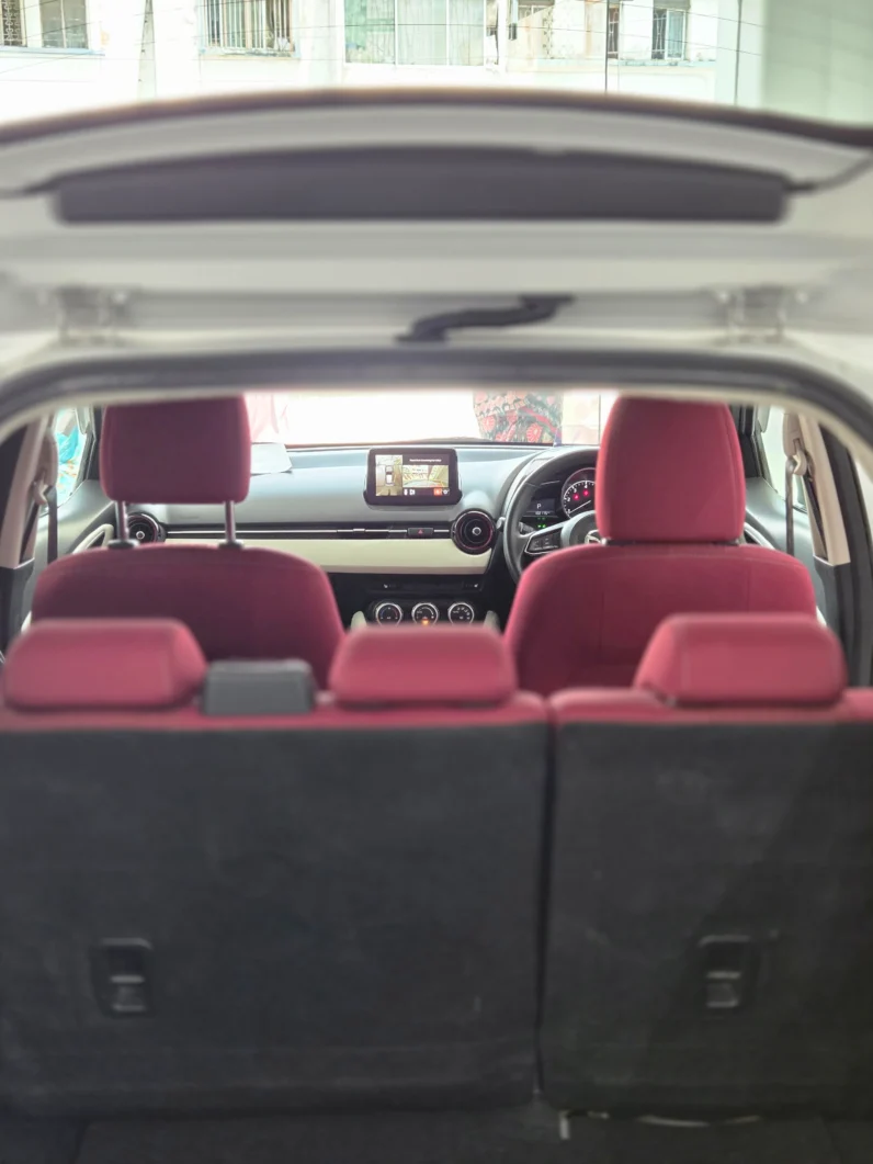 
								Mazda Demio 2018 XD Touring Nobel Crimson Package full									