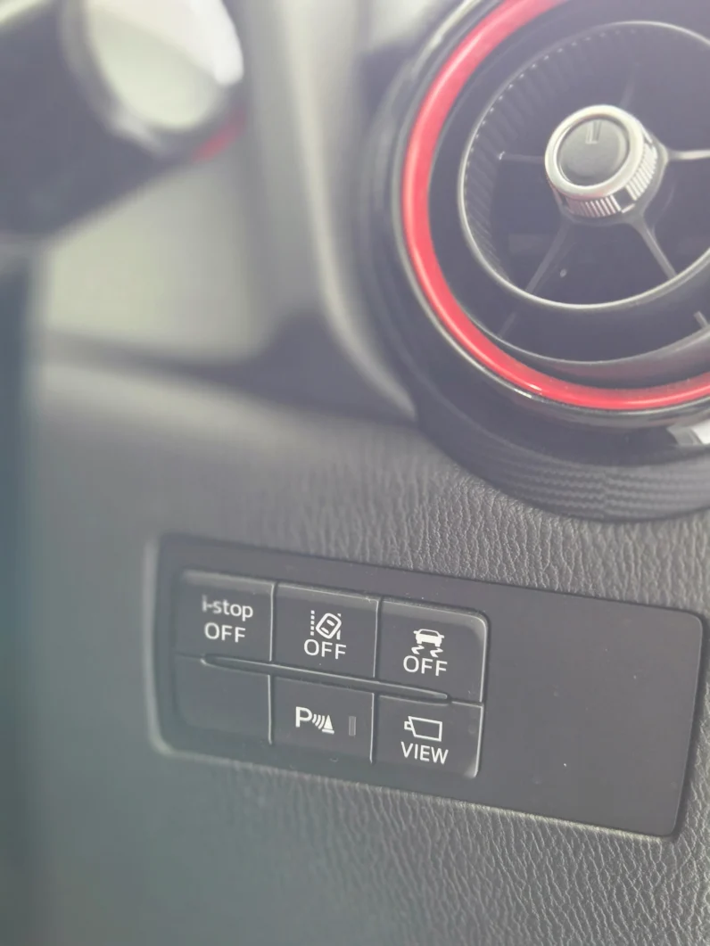 
								Mazda Demio 2018 XD Touring Nobel Crimson Package full									