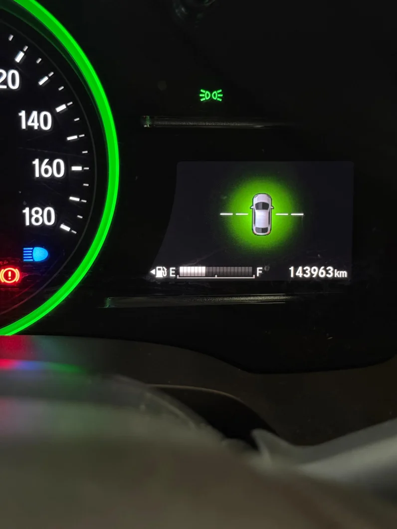 
								Honda Fit Shuttle Hybrid 2018 full									