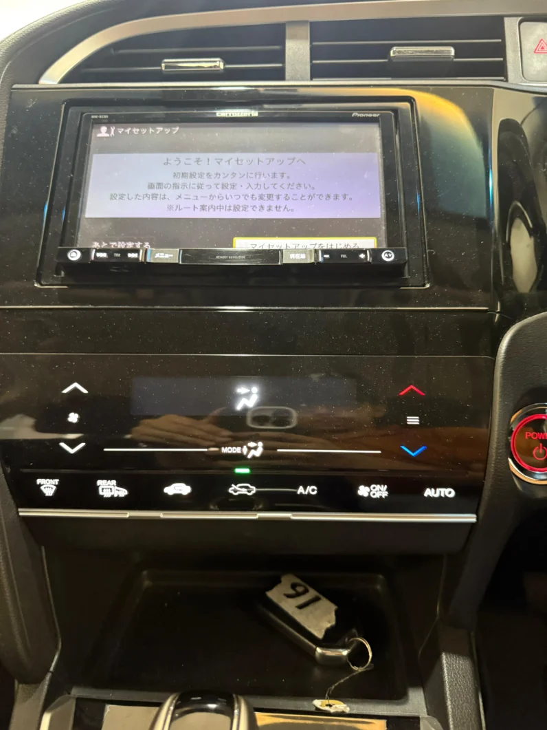 
								Honda Fit Shuttle Hybrid 2018 full									