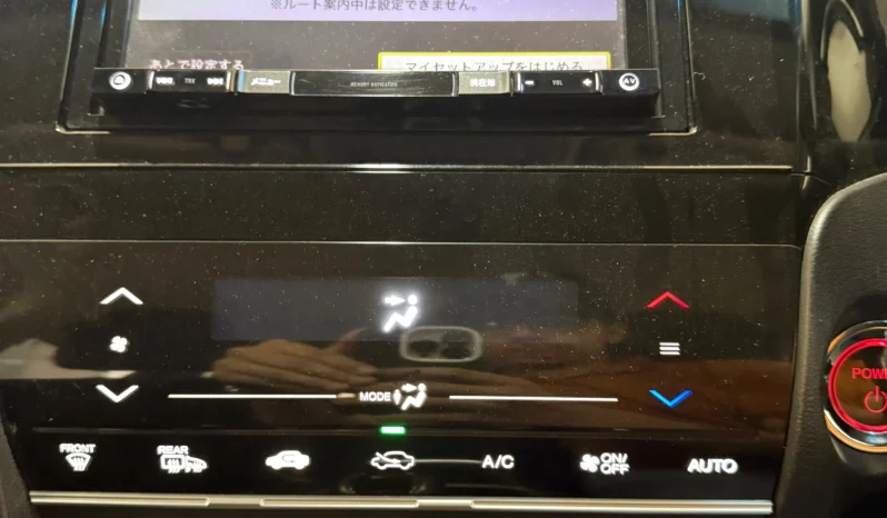 
								Honda Fit Shuttle Hybrid 2018 full									