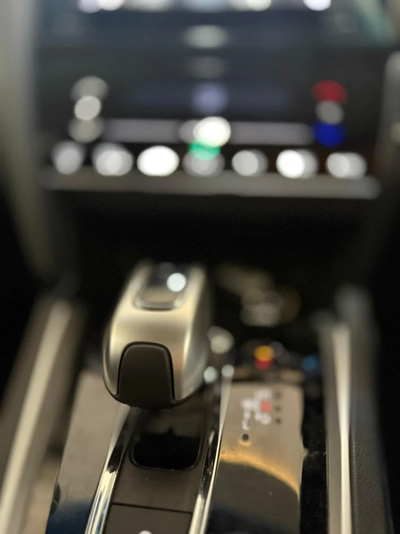 
								Honda Fit Shuttle Hybrid 2018 full									