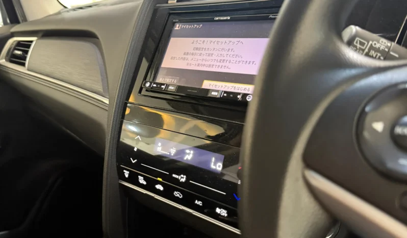 
								Honda Fit Shuttle Hybrid 2018 full									