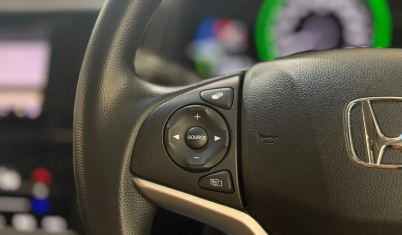 
								Honda Fit Shuttle Hybrid 2018 full									