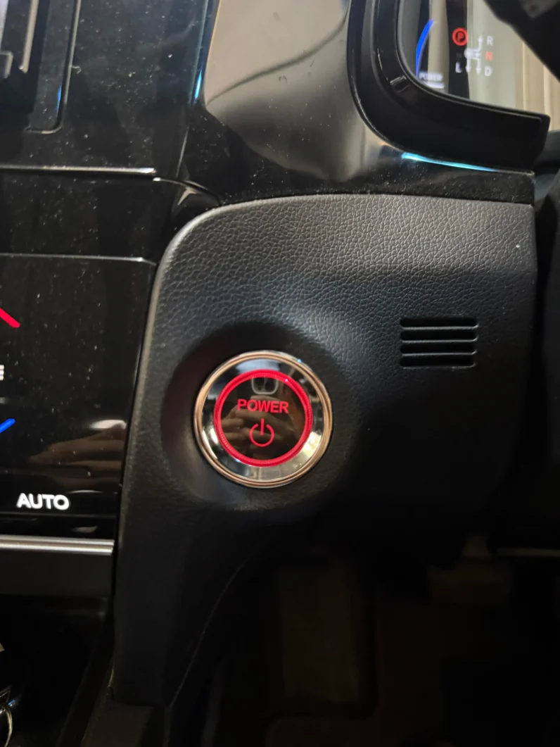 
								Honda Fit Shuttle Hybrid 2018 full									