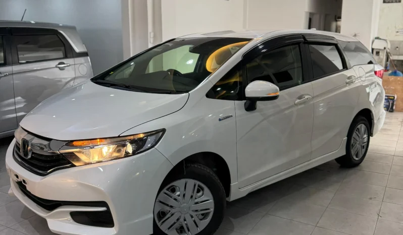 
								Honda Fit Shuttle Hybrid 2018 full									