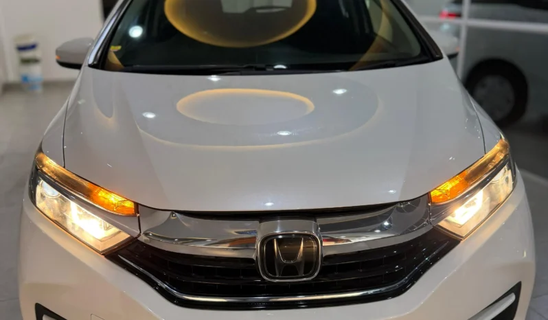 
								Honda Fit Shuttle Hybrid 2018 full									