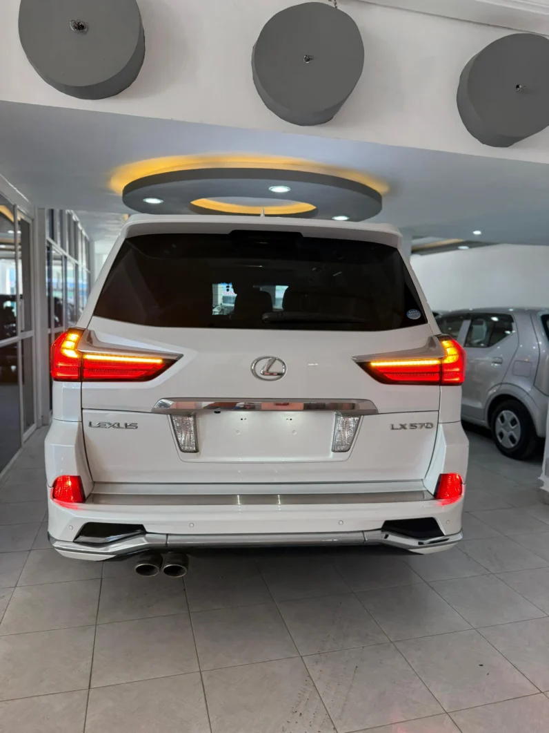 
								Lexus LX-570 2016 full									