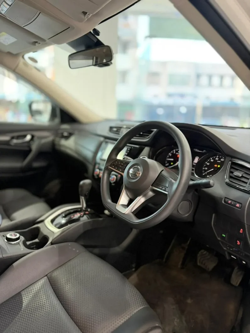 
								Nissan X-Trail Hybrid 2018 4WD full									