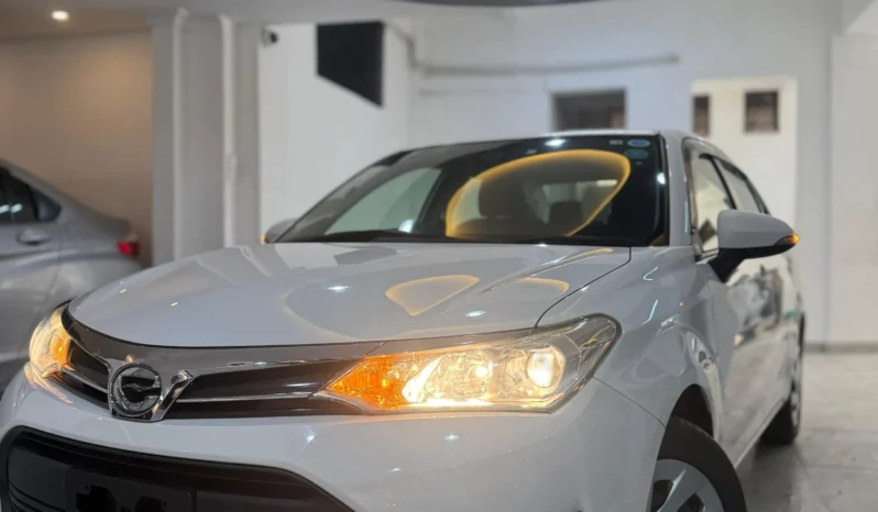 
								Toyota Corolla Axio 2018 Non-Hybrid full									