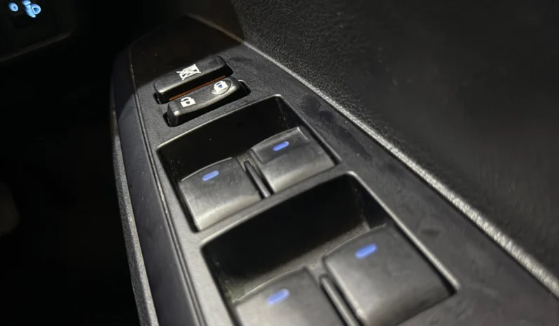 
								Toyota Corolla Axio 2018 Non-Hybrid full									