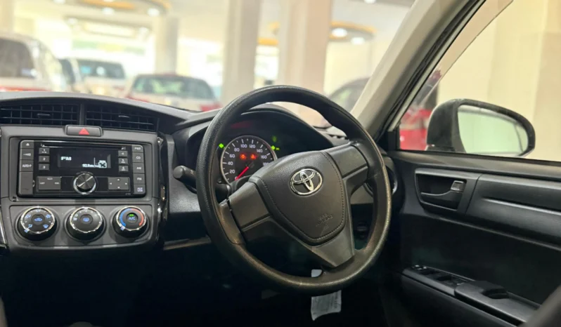 
								Toyota Corolla Axio 2018 Non-Hybrid full									