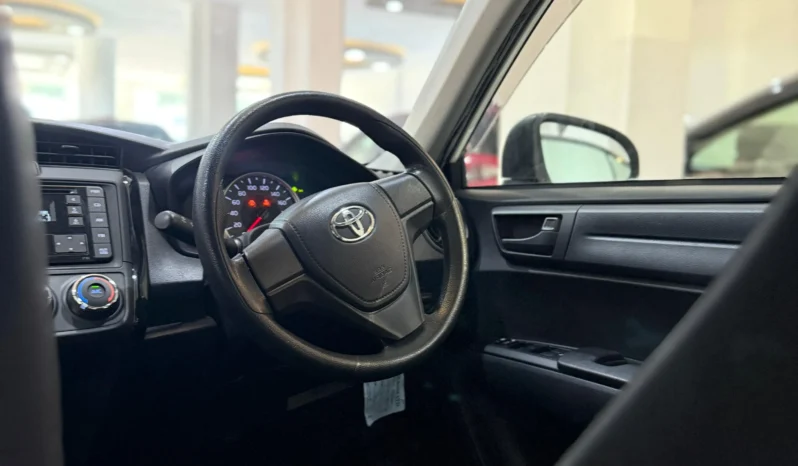 
								Toyota Corolla Axio 2018 Non-Hybrid full									