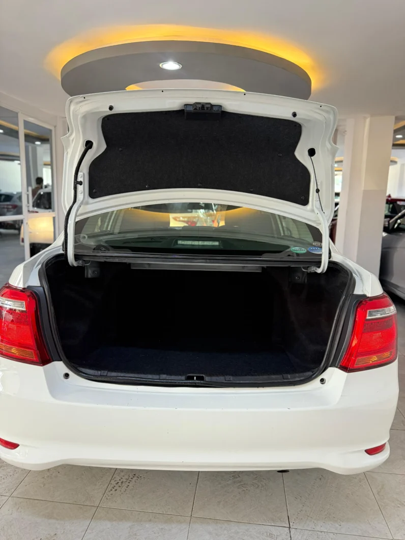 
								Toyota Corolla Axio 2018 Non-Hybrid full									