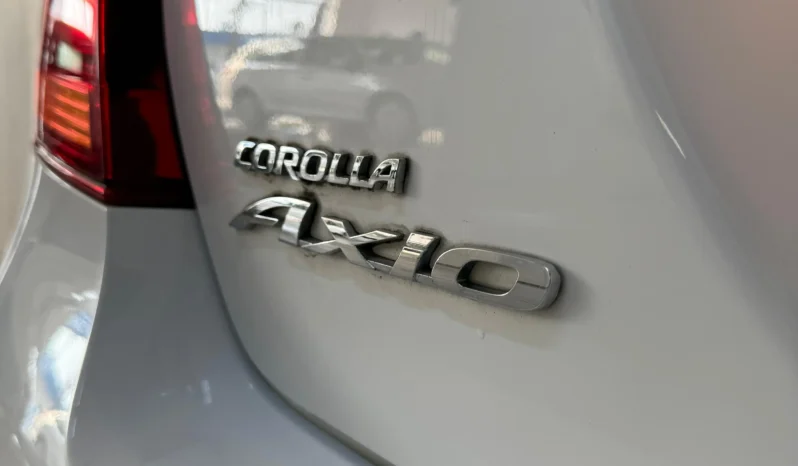 
								Toyota Corolla Axio 2018 Non-Hybrid full									