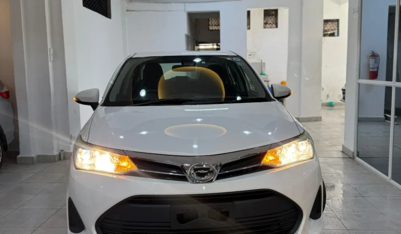 
								Toyota Corolla Axio 2018 Non-Hybrid full									