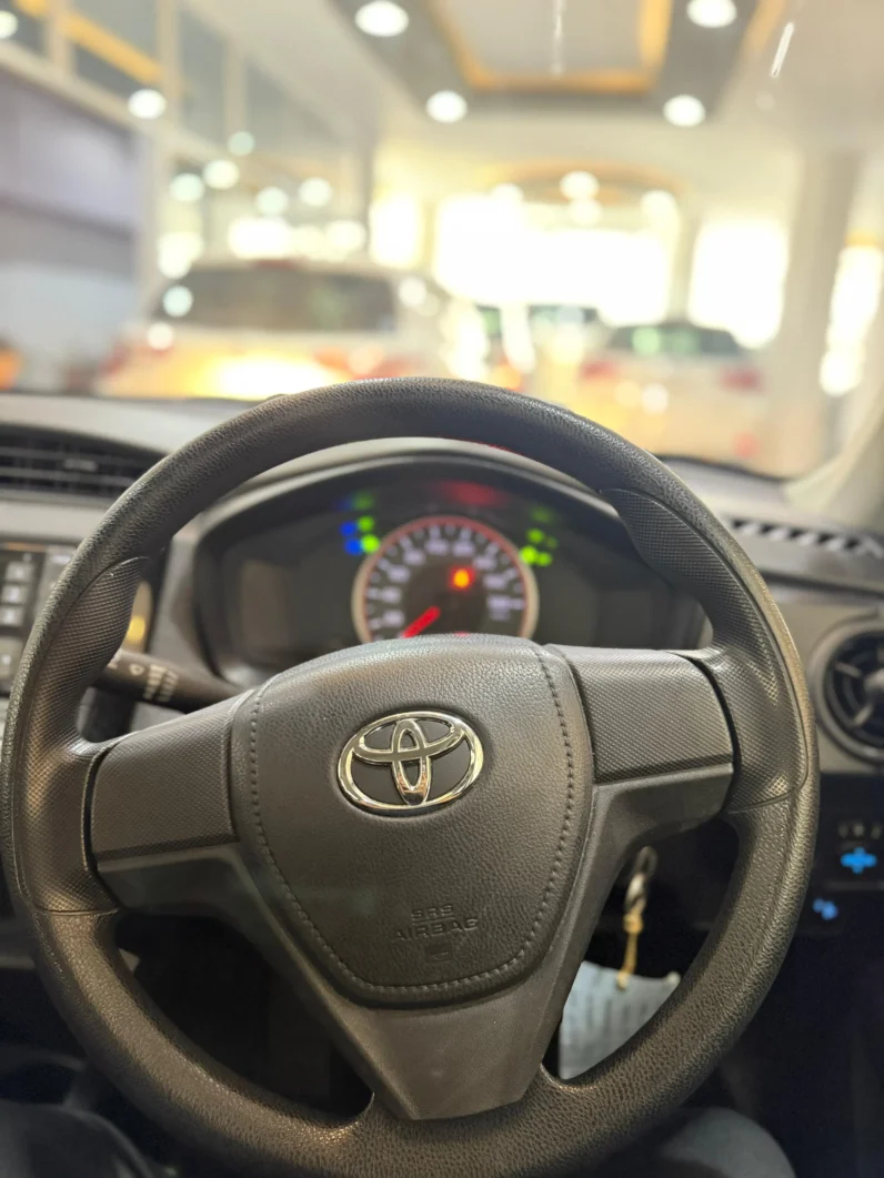 
								Toyota Corolla Axio 2018 Non-Hybrid full									