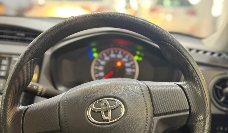
								Toyota Corolla Axio 2018 Non-Hybrid full									
