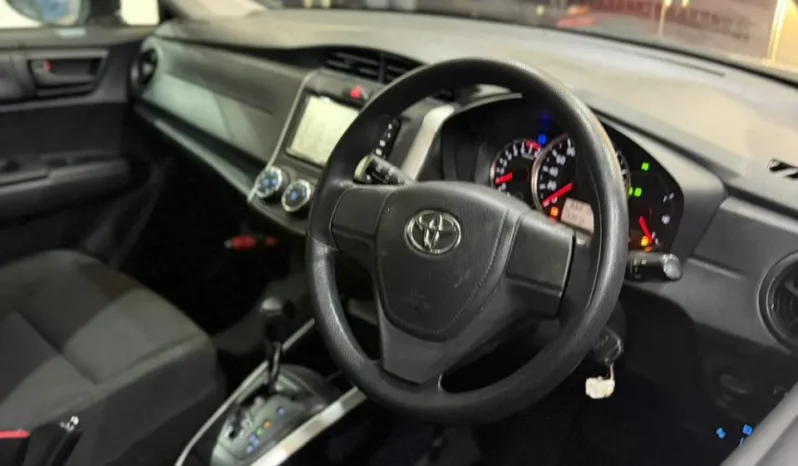 
								Toyota Corolla Fielder 2018 Non-Hybrid 2WD full									