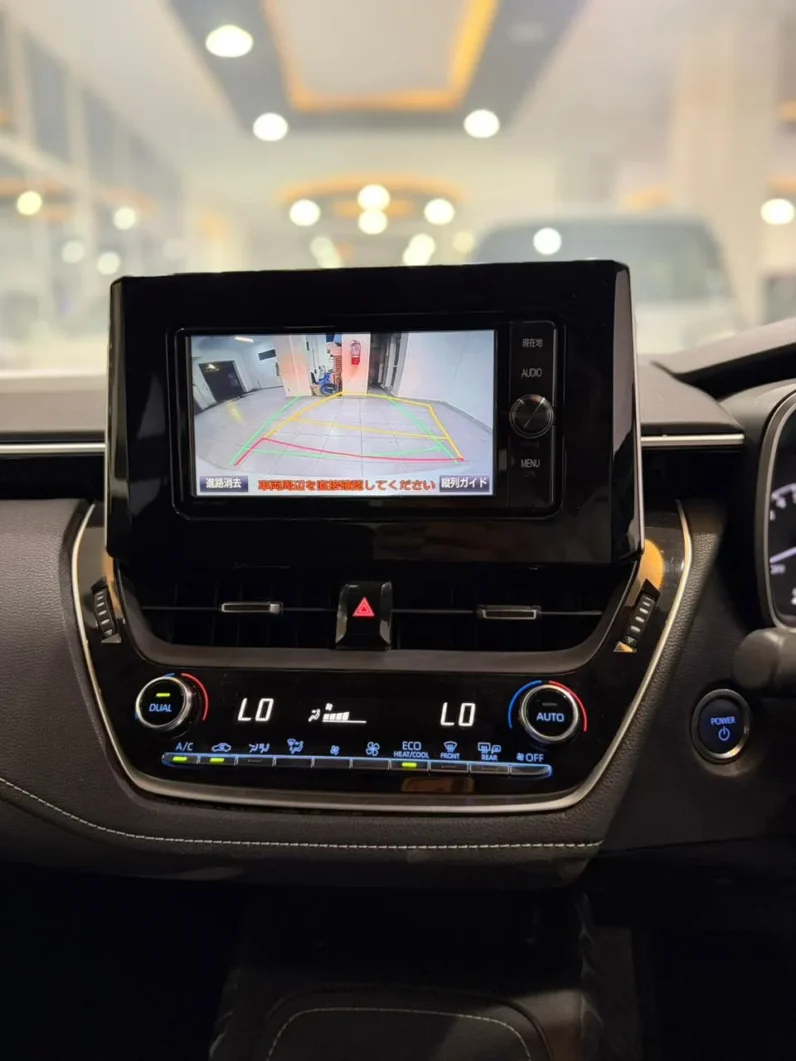 
								Toyota Corolla Sports Hybrid 2018 full									