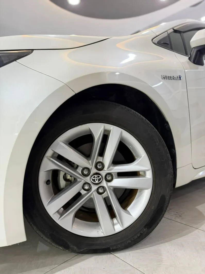 
								Toyota Corolla Sports Hybrid 2018 full									