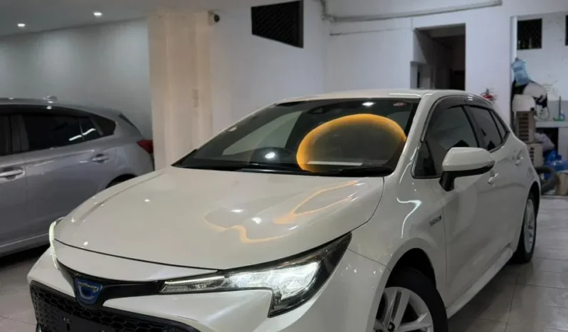 
								Toyota Corolla Sports Hybrid 2018 full									