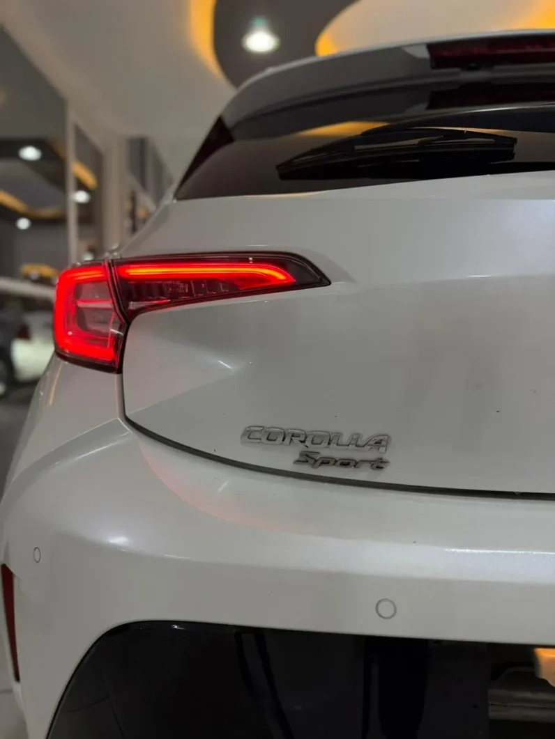 
								Toyota Corolla Sports Hybrid 2018 full									