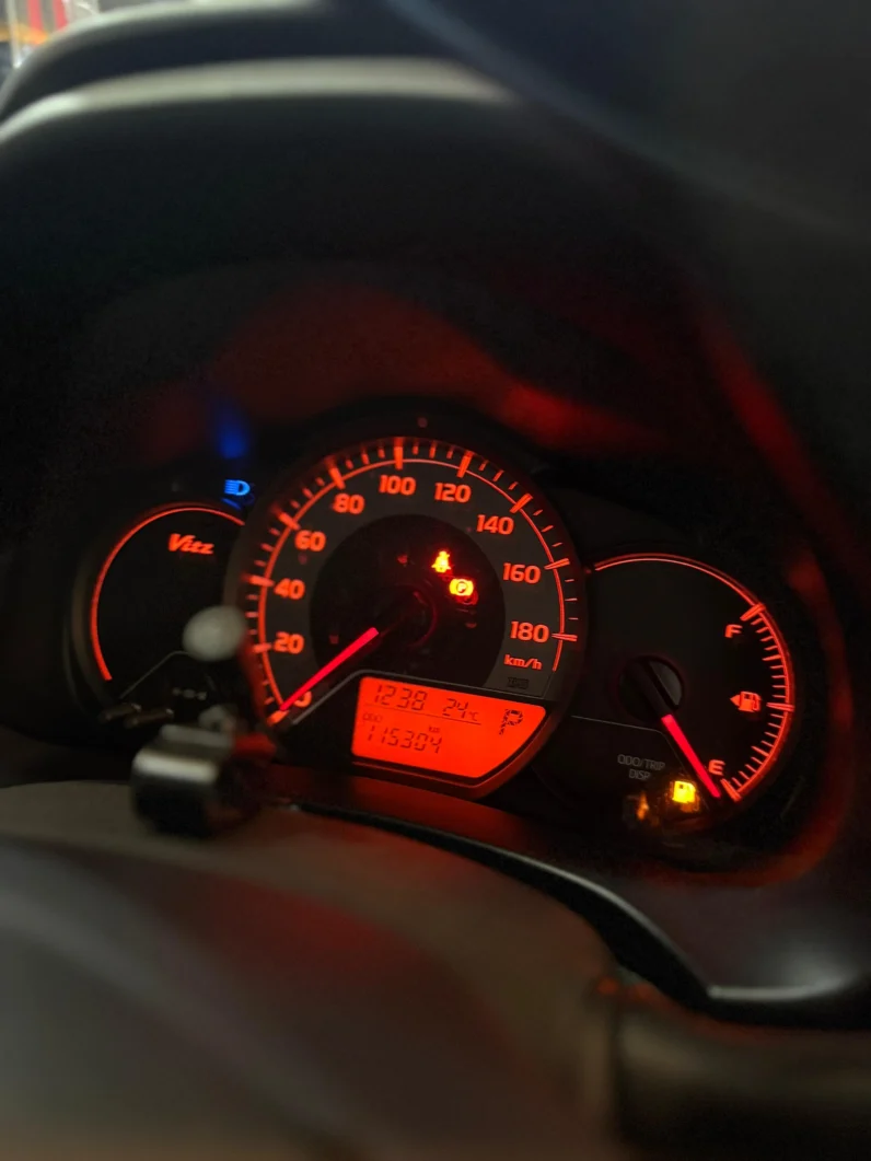 
								Toyota Vitz 2018 1300cc full									