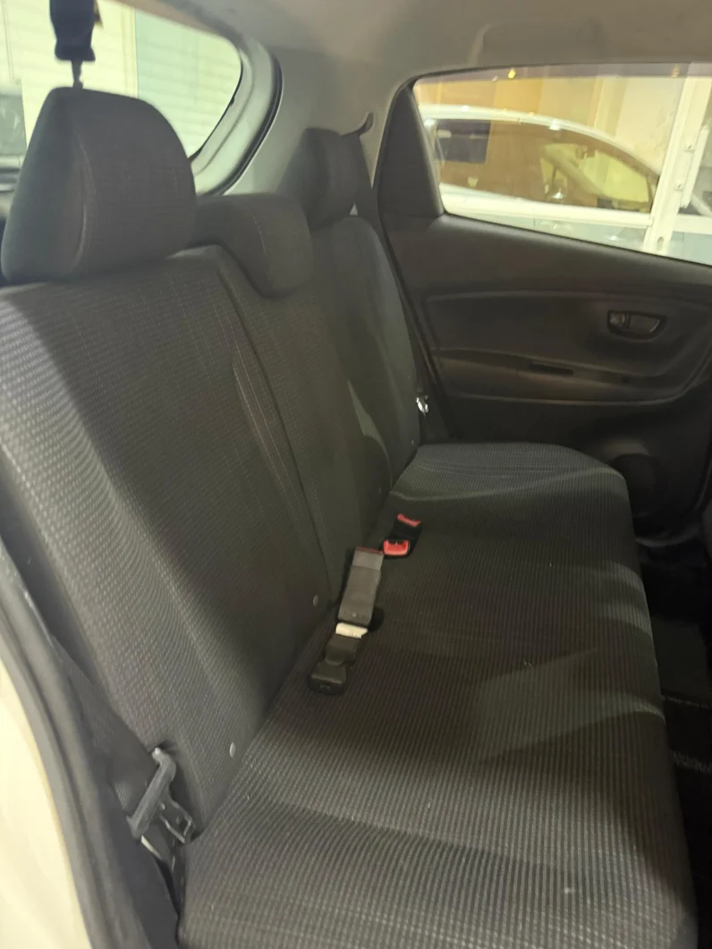 
								Toyota Vitz 2018 1300cc full									