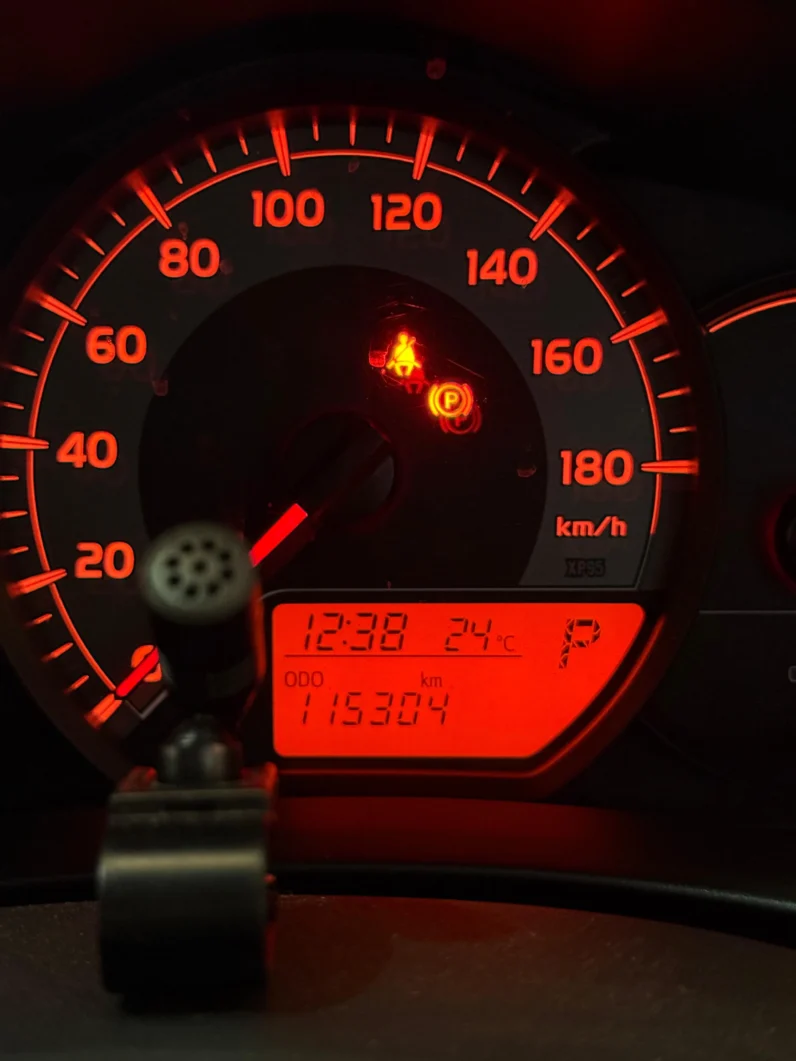 
								Toyota Vitz 2018 1300cc full									