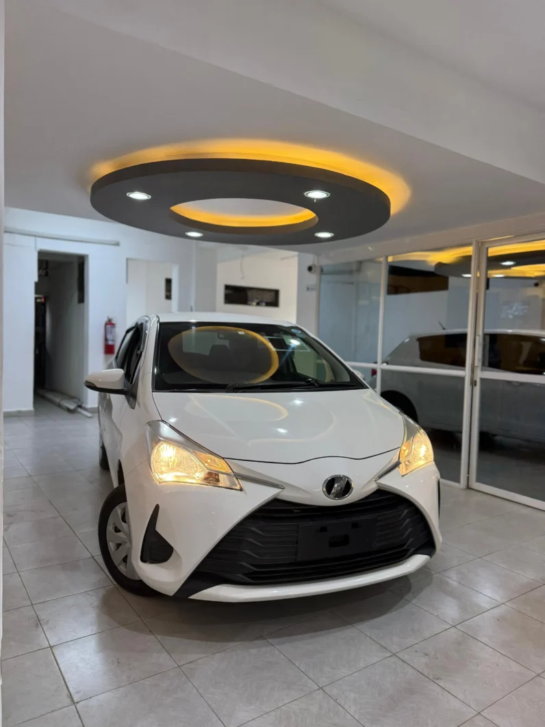 
								Toyota Vitz 2018 1300cc full									