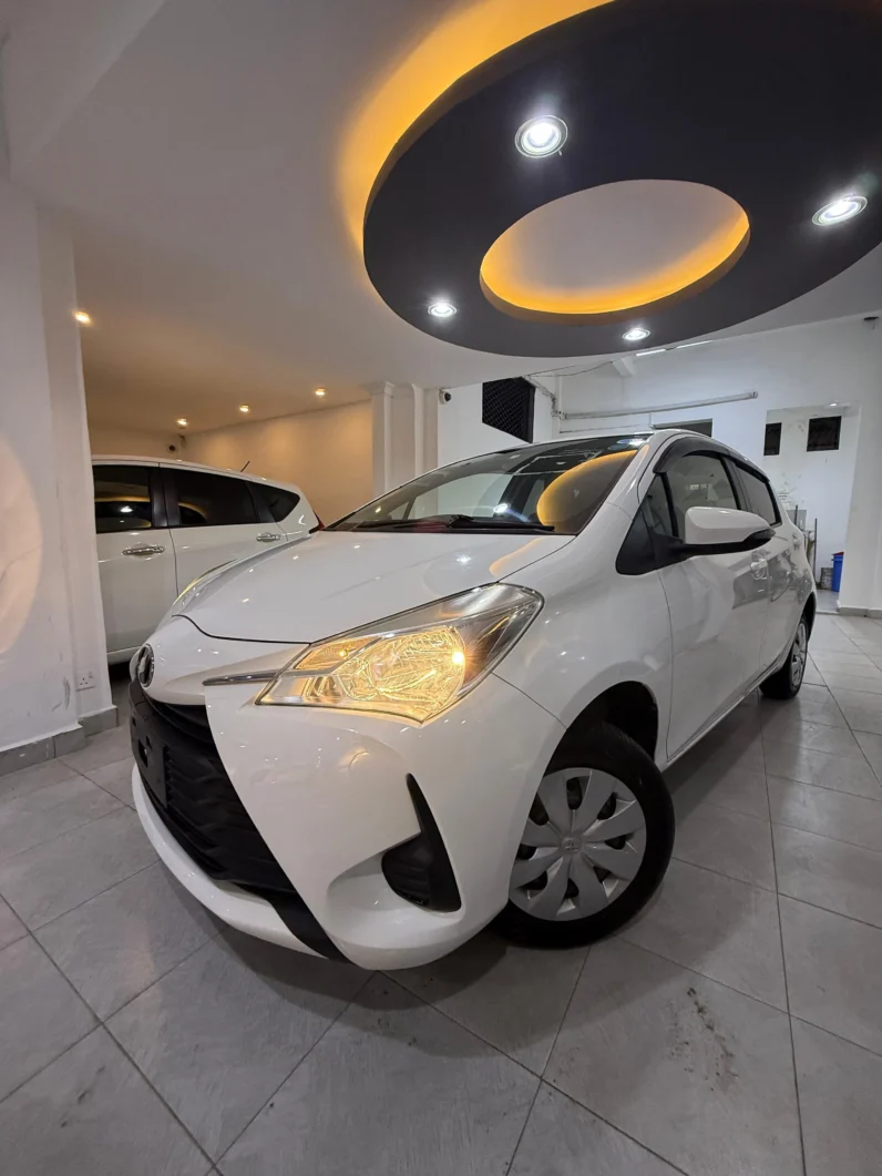 
								Toyota Vitz 2018 1300cc full									