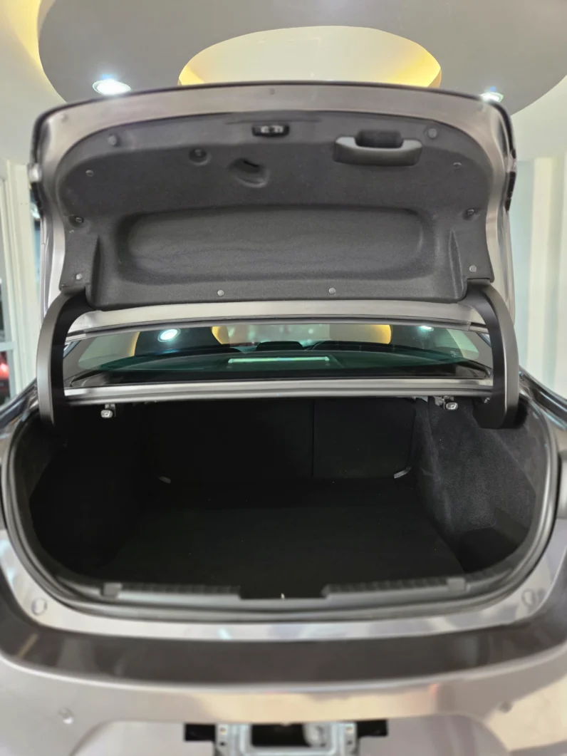 
								Mazda Mazda3 2019 Petrol full									