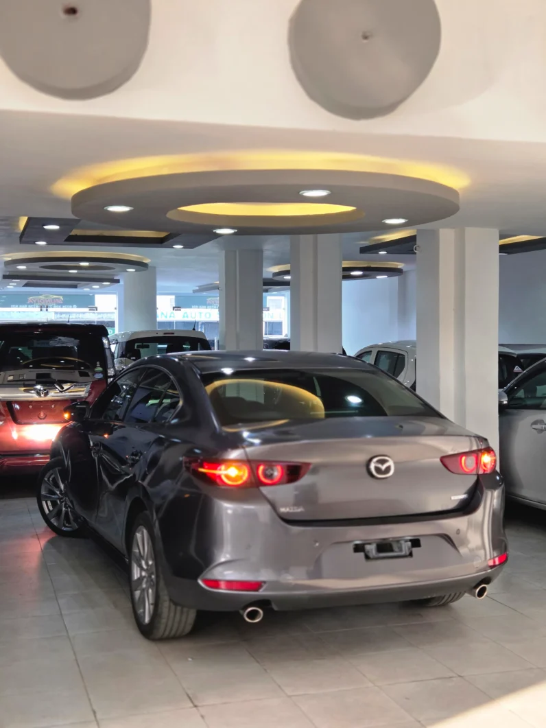
								Mazda Mazda3 2019 Petrol full									