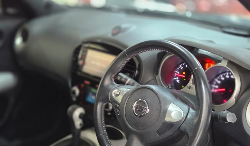 
								Nissan Juke 2018 15RX V SEL full									