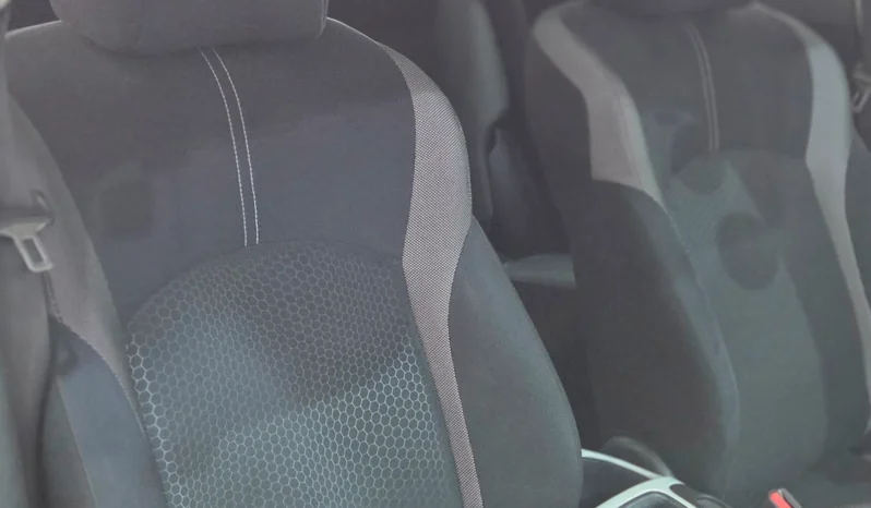 
								Nissan Juke 2018 15RX V SEL full									